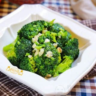 Broccoli with Garlic Sauce