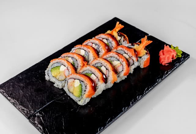 Smoked Salmon Dragon 12Pcs