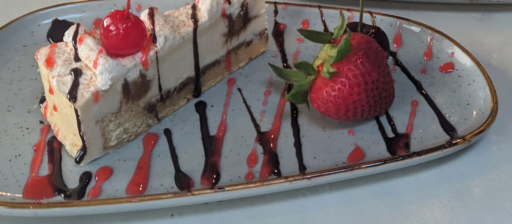 Cinnamon Bun Cheesecake