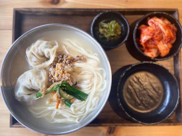 Gyoza Kalguksu
