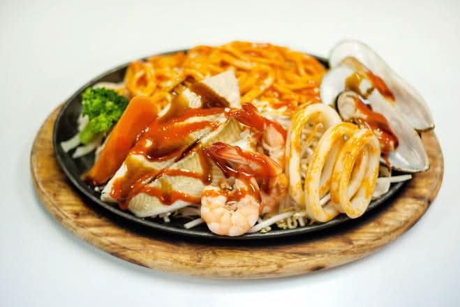 Spicy Seafood Yakiudon