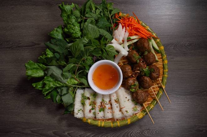 H1. Grilled Pork Balls Platter (Banh Hoi Nem Nuong)