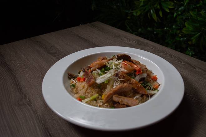 R9. Fried Rice with Vegetables, Eggs Chicken, and Shrimp (Com Chiên Dac Biet)