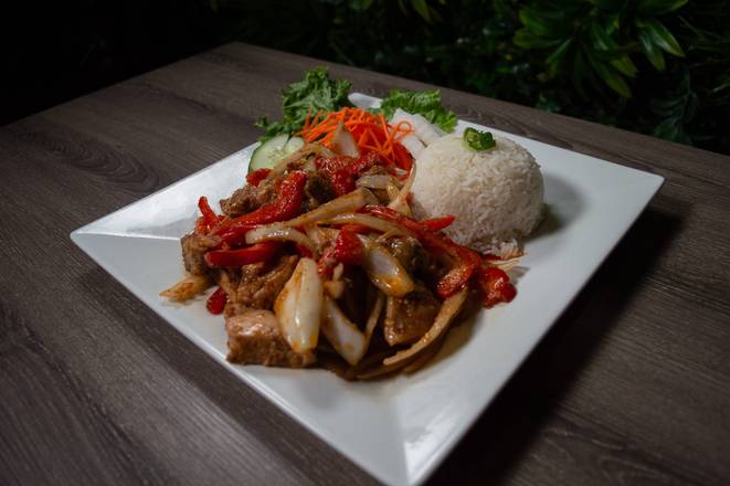 M2. Stir Fried Chicken with Lemongrass (Ga Xao Sa Ot)
