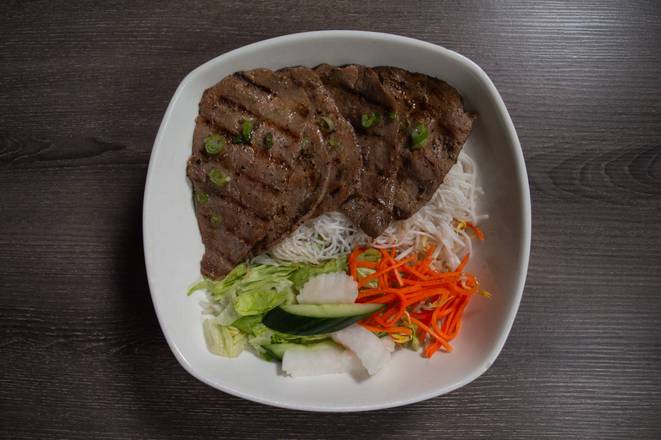 V7. Vermicelli with BBQ Beef (Bun Bo Nuong)