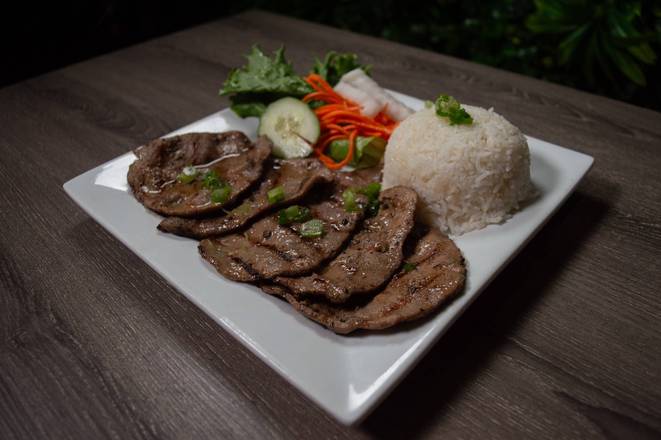 R2. Steamed Rice with Beef (Com Bo Nuong)