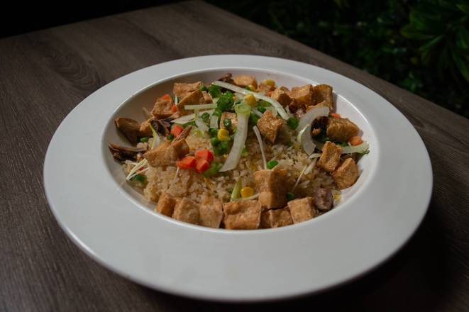 VG5. Fried Rice with Vegetable, Mushroom, Tofu, and Egg (Com Chiên)