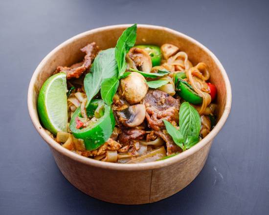 Pad Kee Mao Sliced Chicken