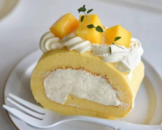 Mango Swiss Roll (1pc)