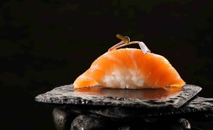 Salmon Sushi [3PC]