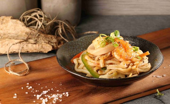 Seafood Fried Udon