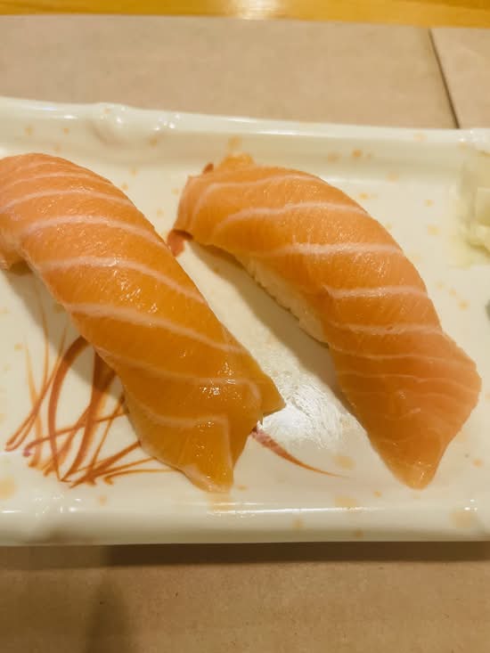 Salmon Sake Sushi A La Carte