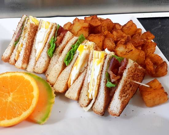 Sandwich club déjeuner / Breakfast Club Sandwich