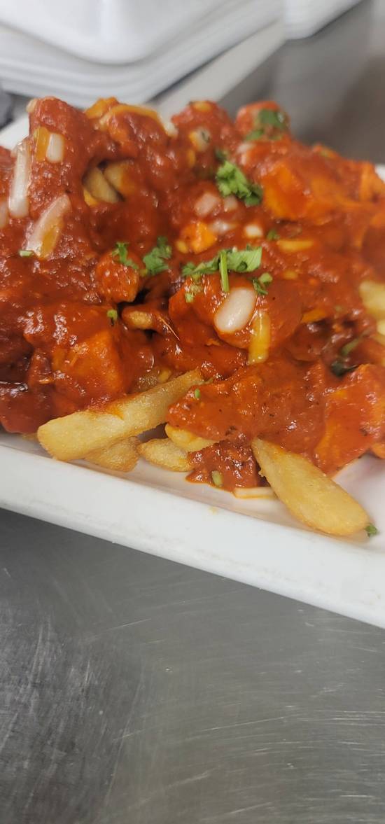 Butter Chicken Poutine