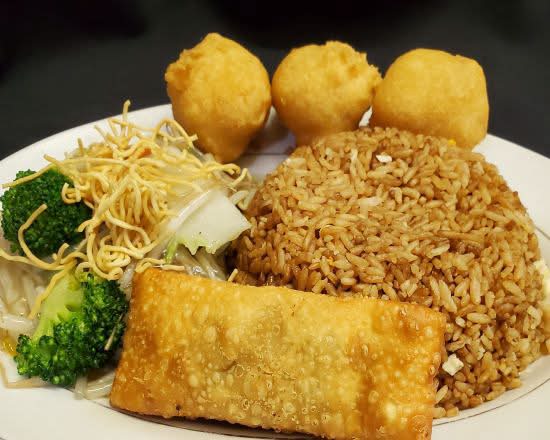 Chop Suey au légumes, poulet ananas(3),et riz frit
