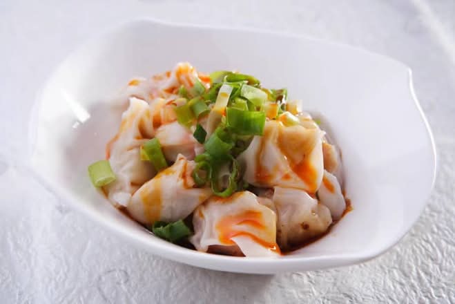 34. Dry Wontons with Chilli Sauce (Spicy Chilli Wontons)