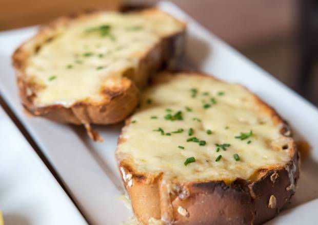 Garlic Cheese Bread (6)