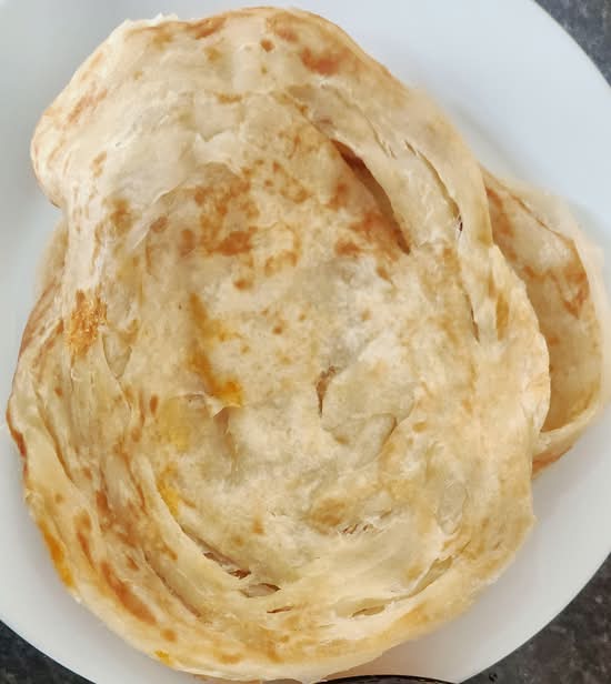 2 Roti with Jaffna Chicken Curry