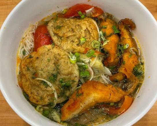 11. Bún Cá ( Rice Noodle in Soup with Fish Cake)