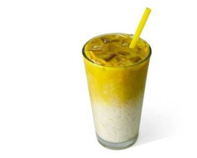 Iced Turmeric Latte with Almond Milk (Unsweetened)