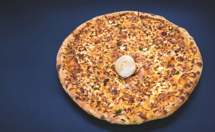 Pizza Quatre Fromages / Four cheese Pizza