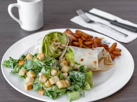 Wrap au Poulet césar, Bacon & Suisse / Chicken, bacon Caesar & Swiss Wrap