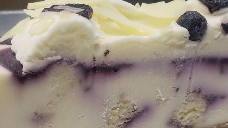 Blueberry Cobbler Cheesecake Slice