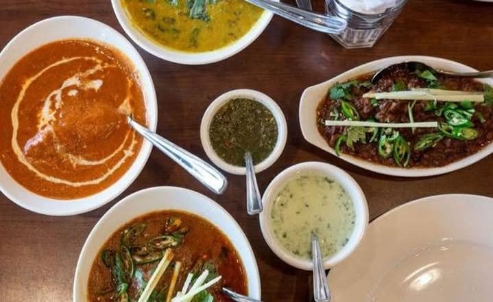 Curry Combo (non - Veg )(Any 2  Non Veg curries, 2 nan, 2 pop, salad & raita )