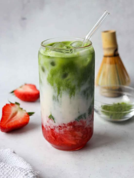 Strawberry Matcha *