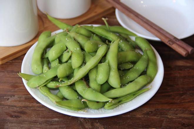 24. Edamame salé / Salted Edamame