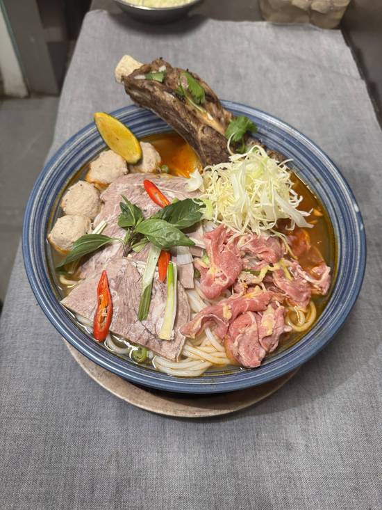 H2.Short Rib/ Oxtail  Bun Bo Hue (Bun Bo Hue Suon Bo/ Duoi Bo)