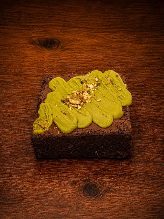 Dubai Pistachio Kunafa Brownie