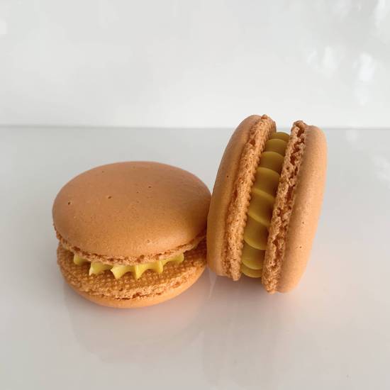 Mango-pineapple Macaron