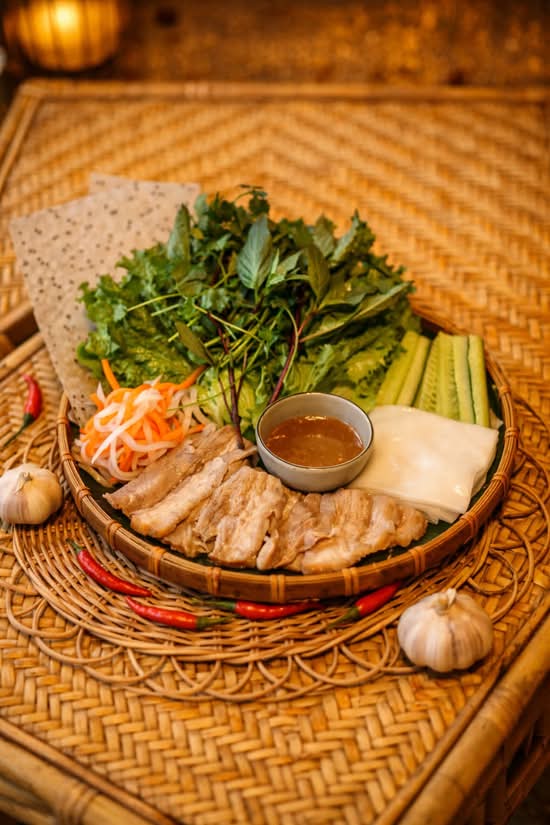 23. Danang Pork Roll with Rice Papper Platter - Mẹt Bánh Tráng Cuốn Thịt Heo Đà Nẵng