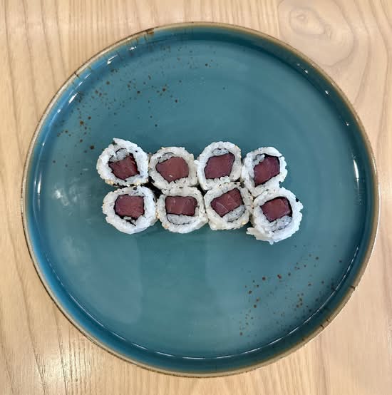 Tuna Roll (8 Pcs)