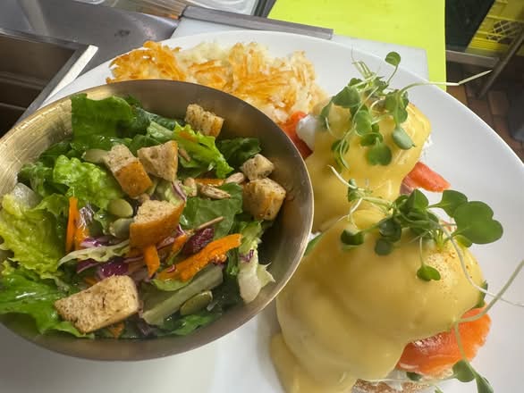 Smoked Salmon & Avo Benny