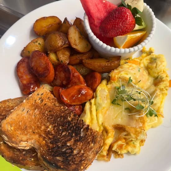 Cheesy Scrambled Eggs & Sausage
