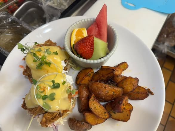 BBQ Pulled Pork Benny