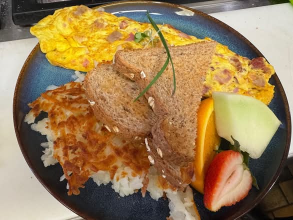 Ham & Cheddar Cheese Omelet