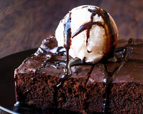 Hot Chocolate Brownie (2 PCS) with Vanilla Ice cream