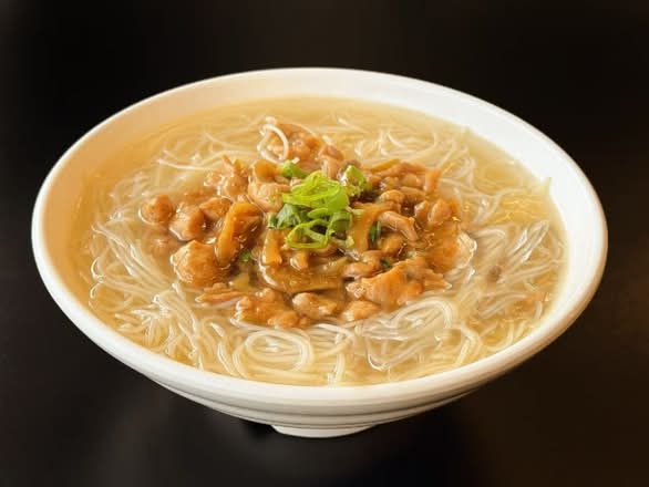 NS1 Soupe de nouolles de riz au porc et aux légumes marines 榨菜肉丝汤米