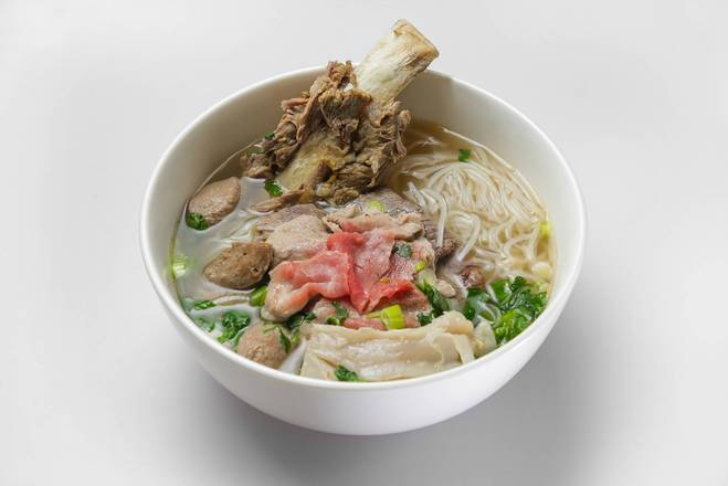@26 Special Beef Rice Noodle / PHO DAC BIET