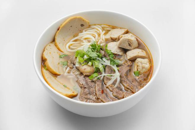Beef & Pork Noodle  Soup / BUN BO HUE
