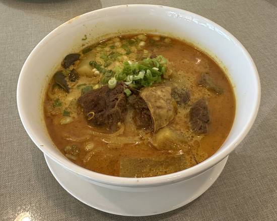 Beef Curry Noodle Soup / CA RI PHO