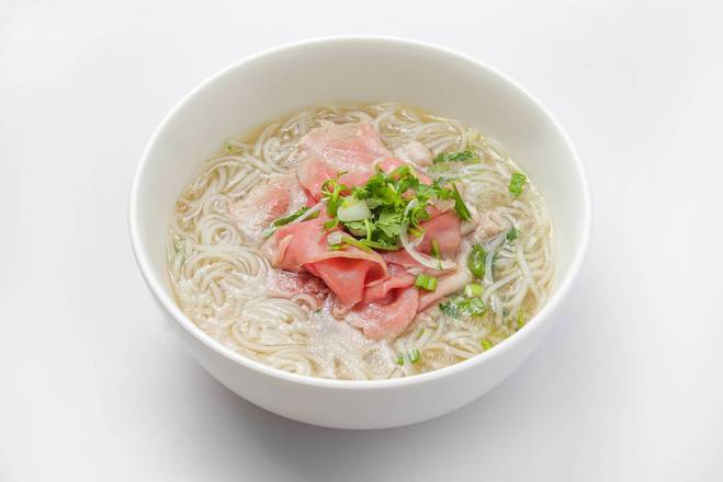 Rare Beef Noodle Soup / PHO TAI