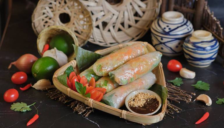 Vegetarian Traditional Vietnamese Rolls/ Goi Cuon Chay