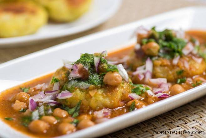 Aloo Tikki Chana Chaat