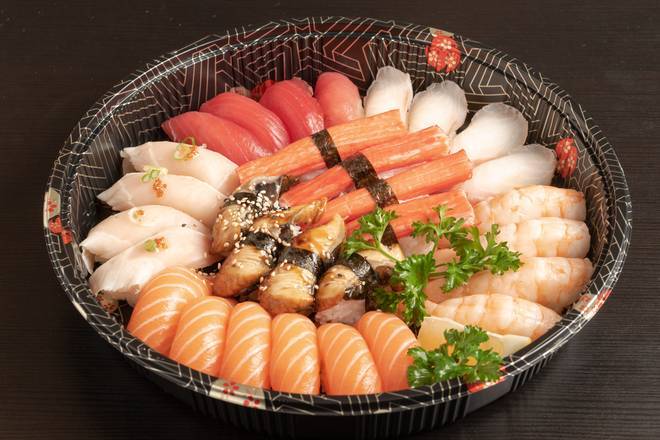813 Assorted Sushi (30 pcs)