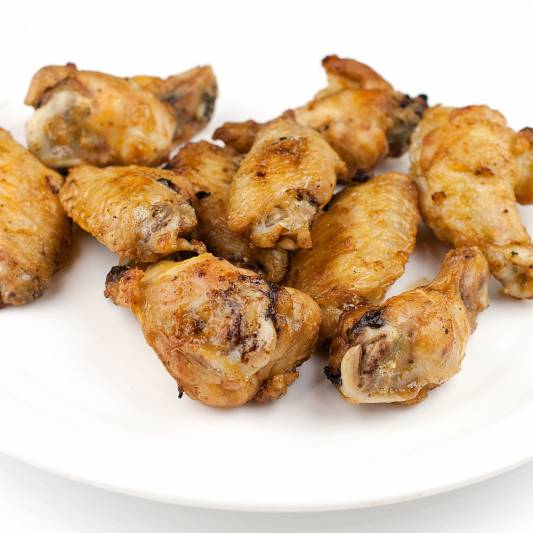 60. Golden Chicken Wings (12 pcs)