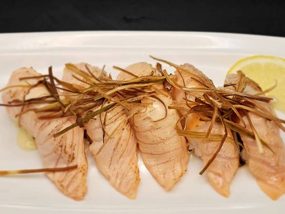 Salmon Aburi sushi(5pcs)